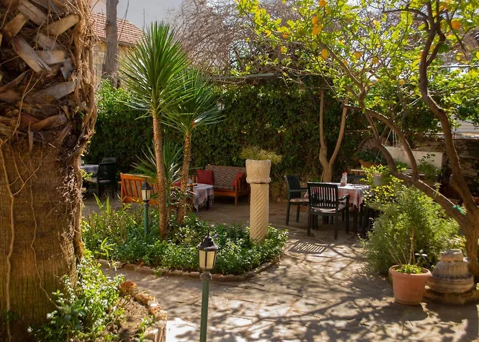 Begonville Guest house Side