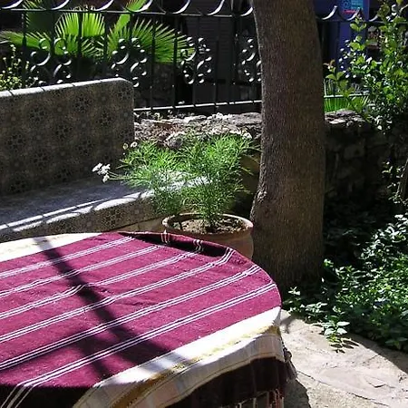בית הארחה Begonville